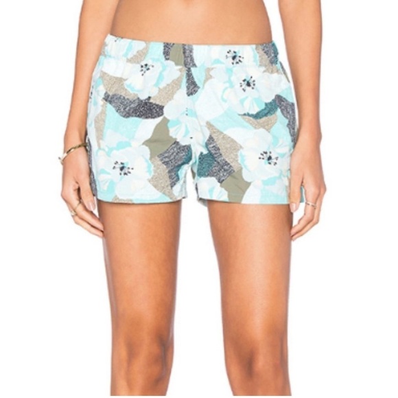 Patagonia Athletic Blue Black Floral Hibiscus Field Barely Baggies Shorts Sz XS - Picture 4 of 13